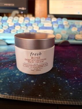 fresh Rose Deep Hydration Face Cream - Pink